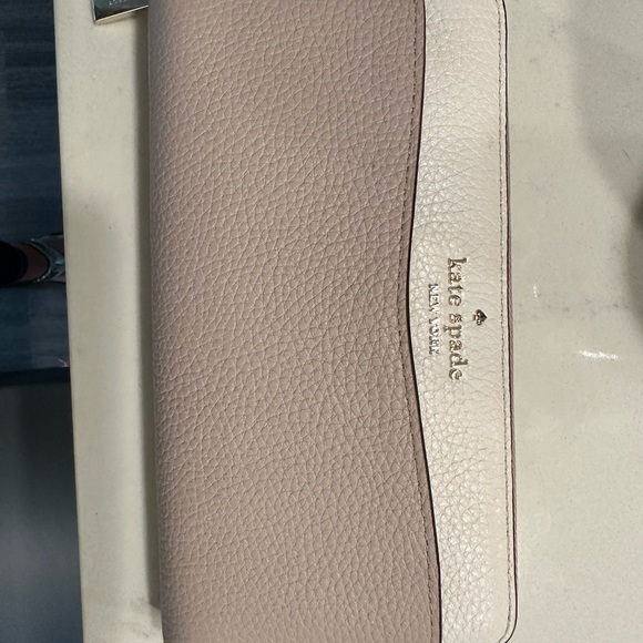 Kate Spade Large Wallet - Picture 3 of 3